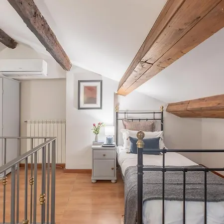 Apartamento Iflat Charming Near Piazza Venezia Roma